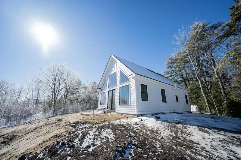 The Horizon Line House