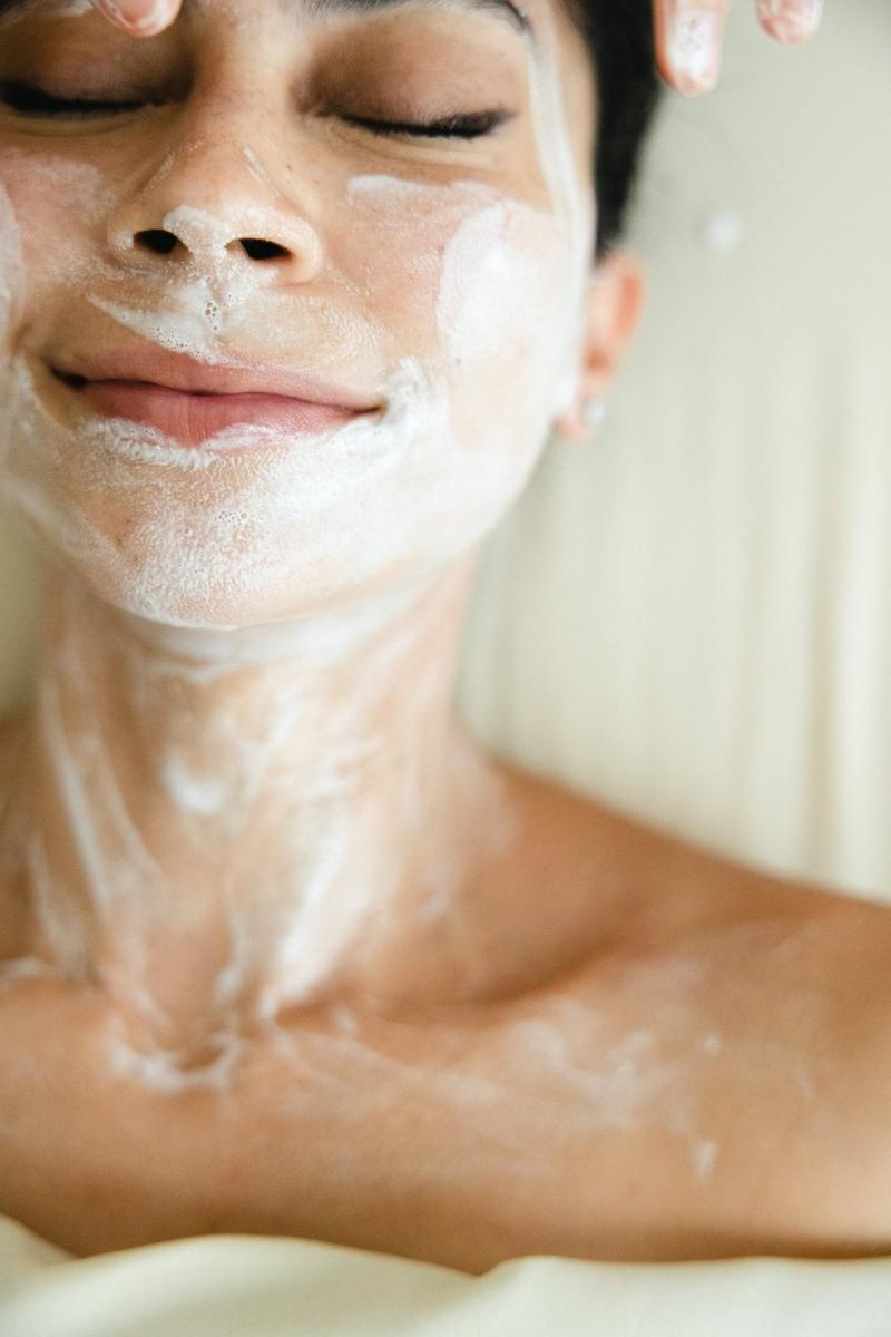 Winter Skincare Glow: Why Facial Peels Shine in the Colder Months