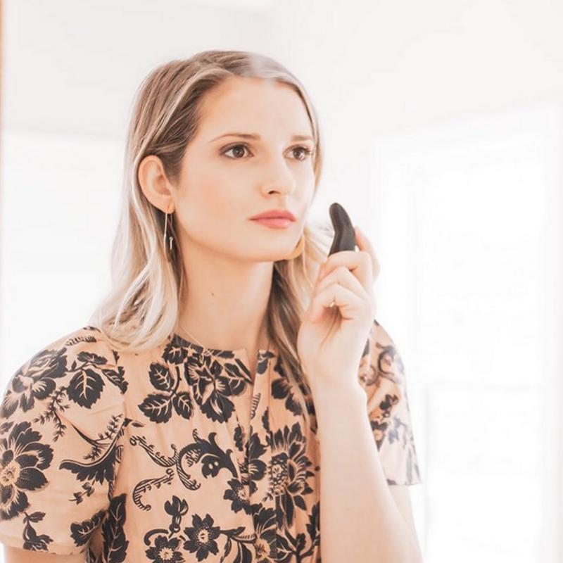 2 Simple Gua Sha Techniques to Give You Flawless Skin
